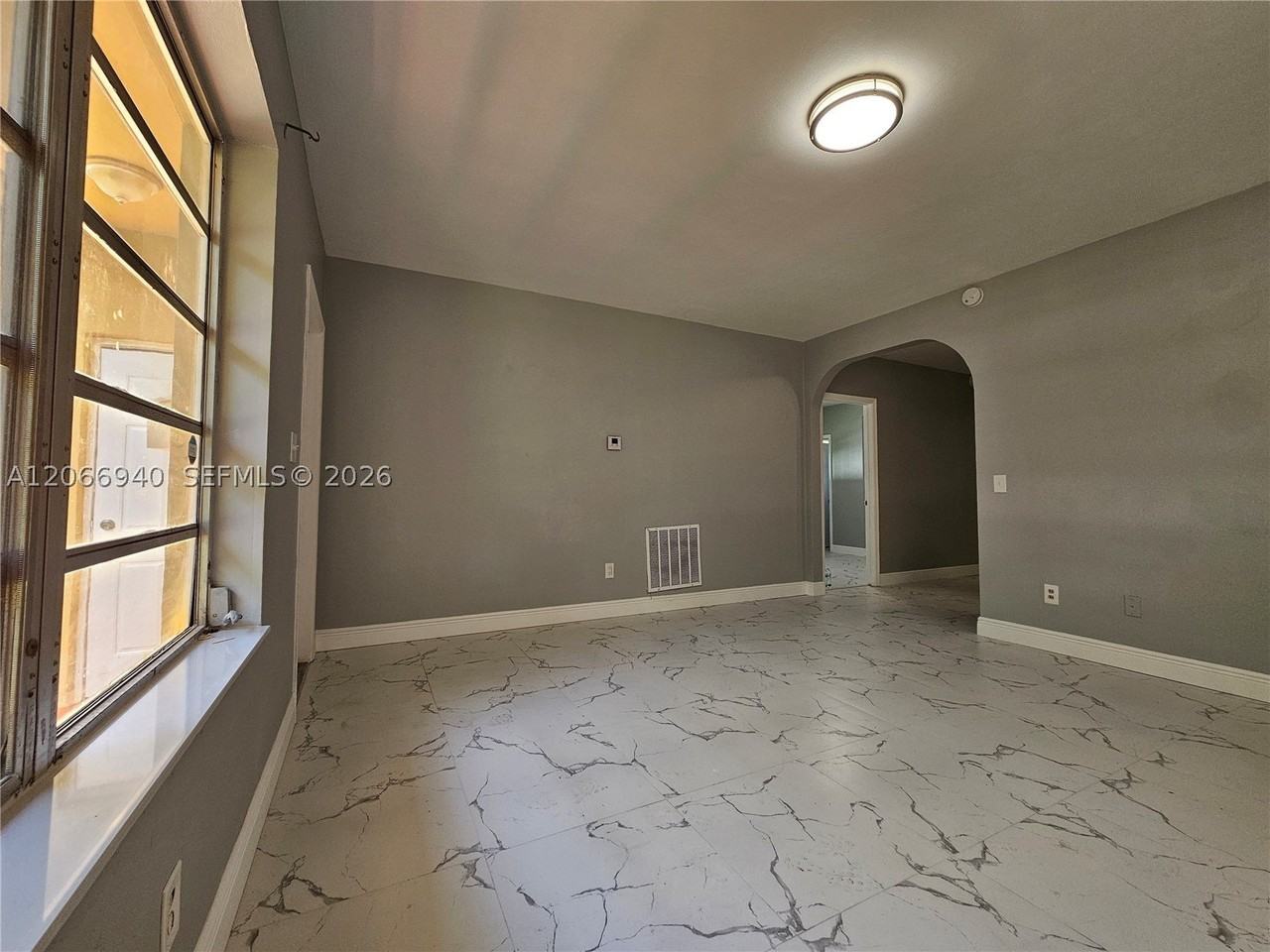 1929 Ne 176th St - Photo 4 of 19