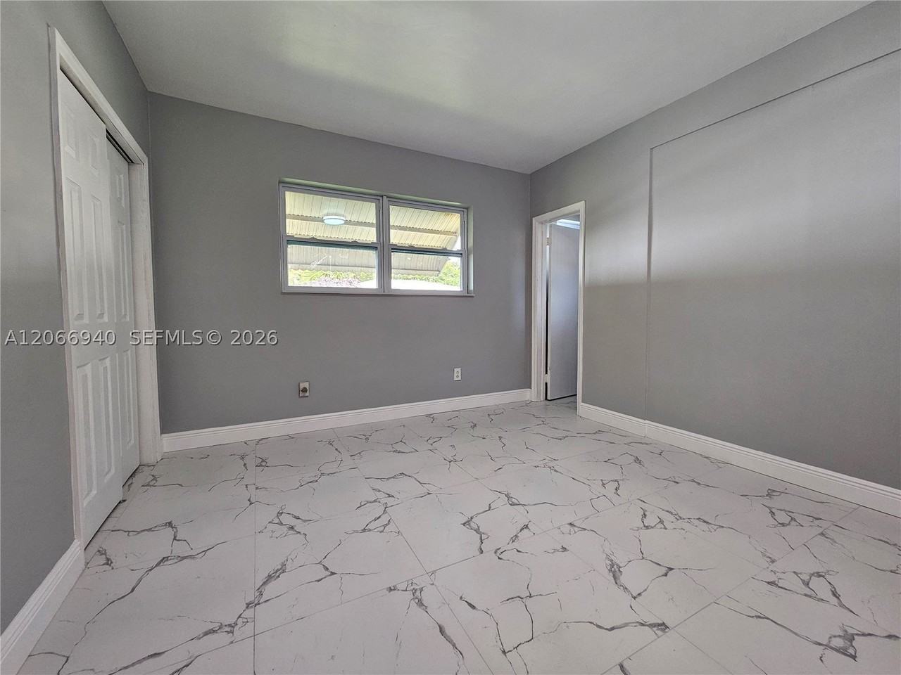 1929 Ne 176th St - Photo 5 of 19