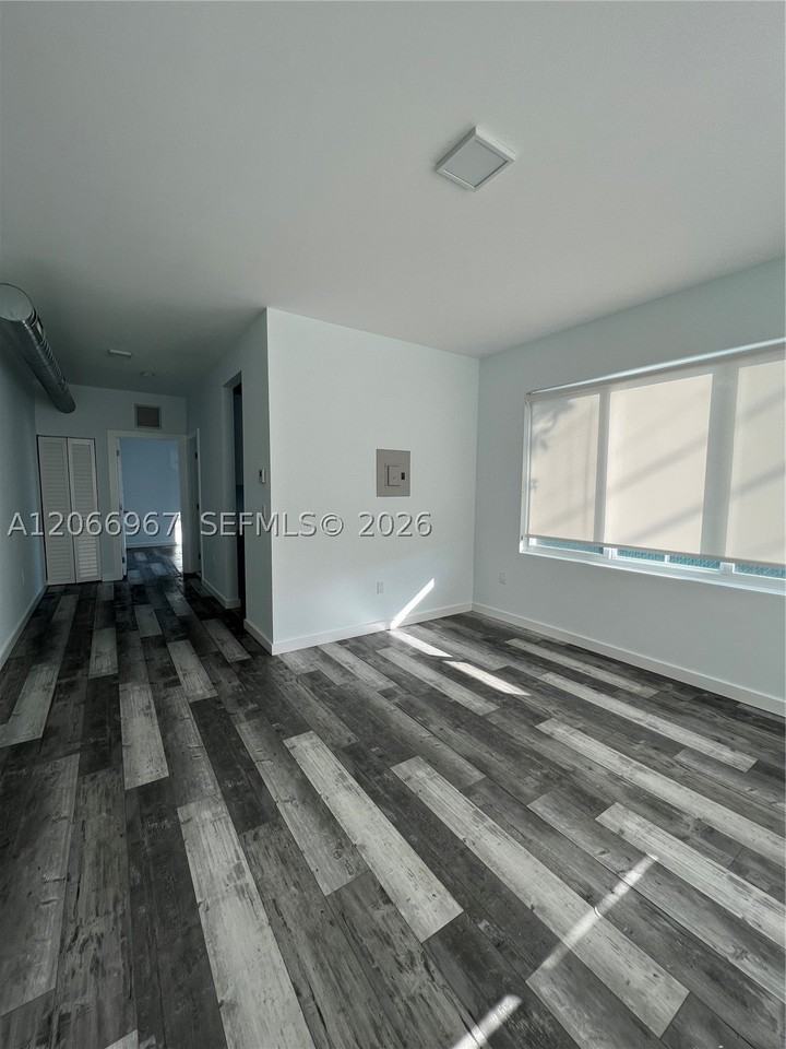 1818 Sw 22nd Ave #2 - Photo 4 of 16