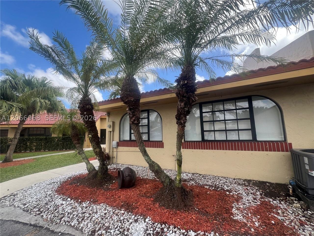 11720 Sw 103rd Ln - Photo 2 of 17