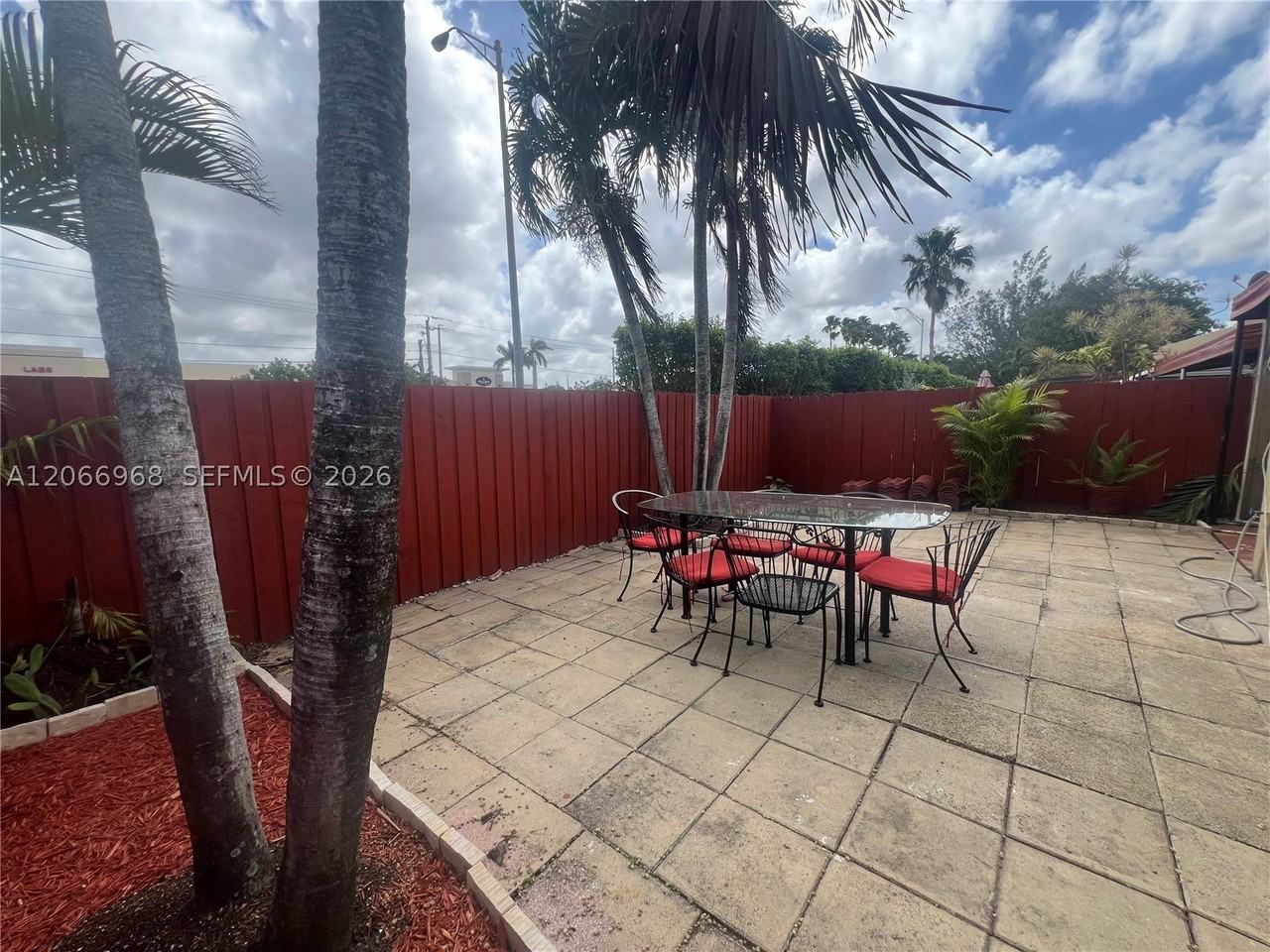 11720 Sw 103rd Ln - Photo 4 of 17