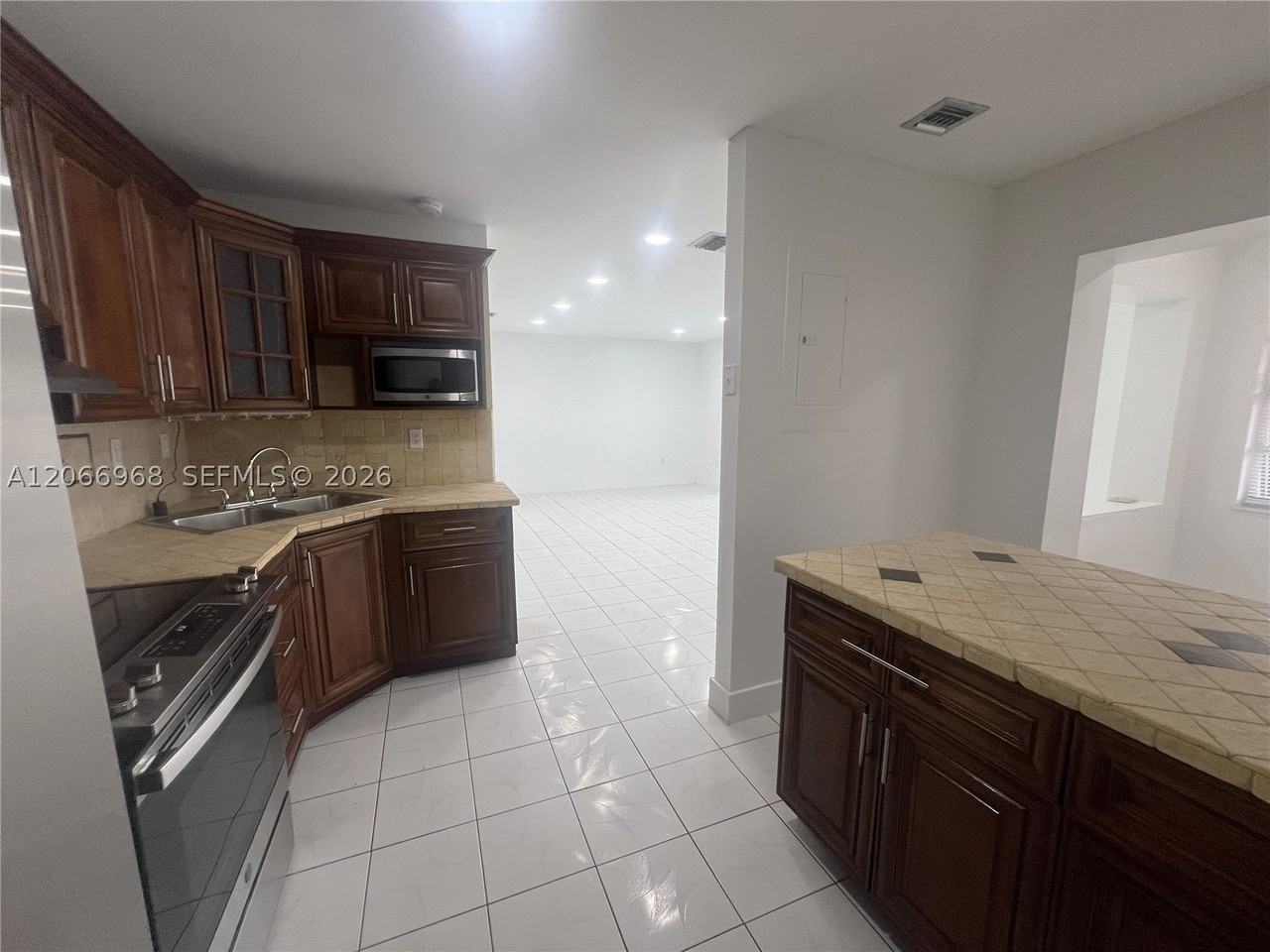 11720 Sw 103rd Ln - Photo 7 of 17