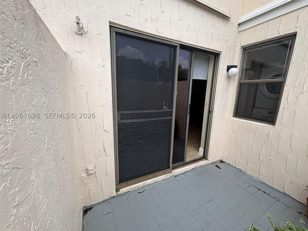 233 Se 11th Ave #233 - Photo 5 of 27