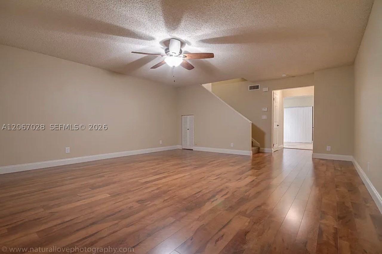 233 Se 11th Ave #233 - Photo 6 of 27