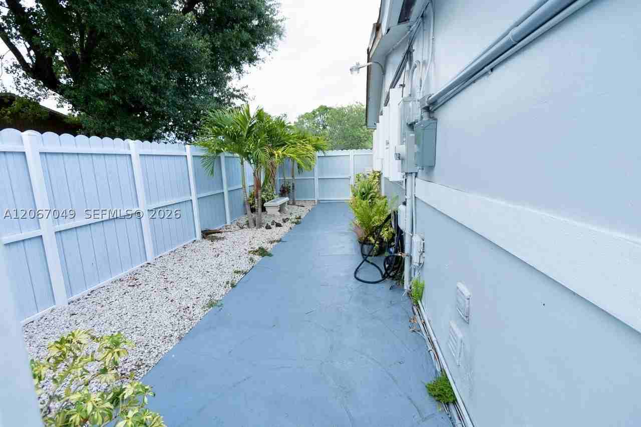 20760 Nw 37th Ct #2 - Photo 3 of 16