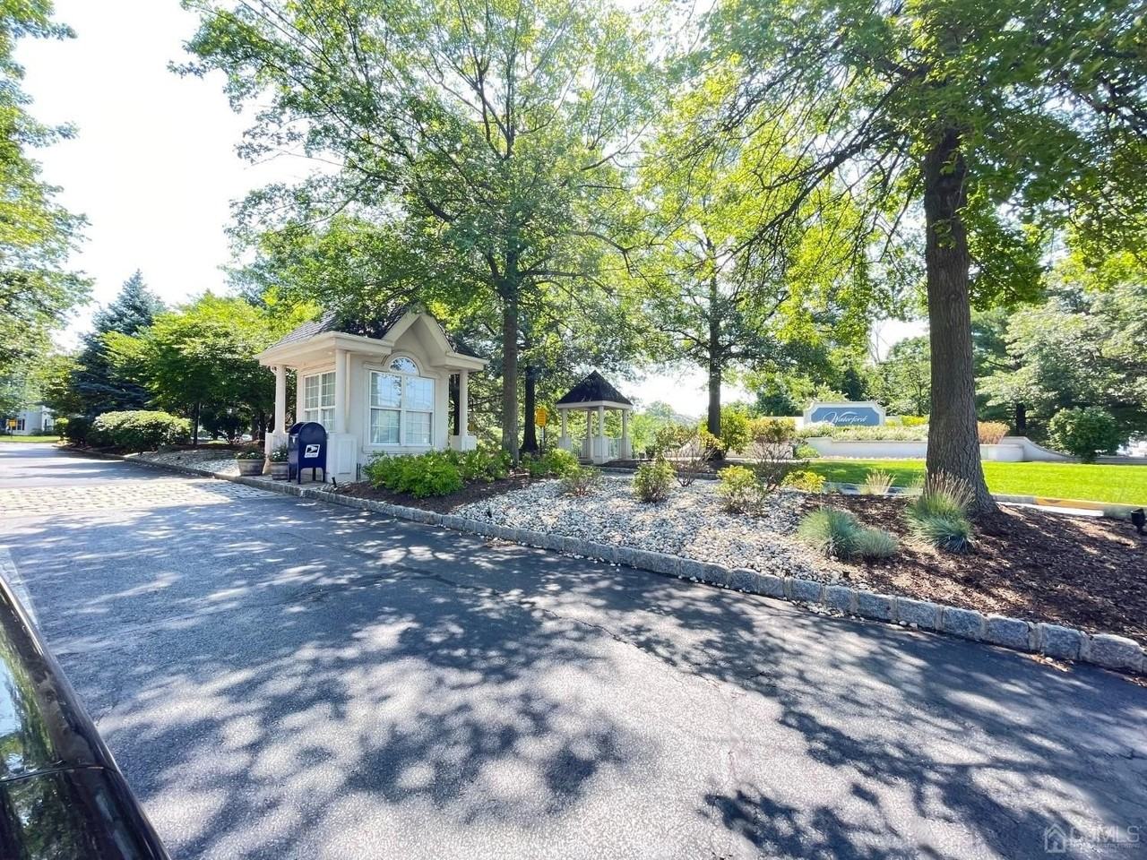 434 Waterford Dr - Photo 5 of 25