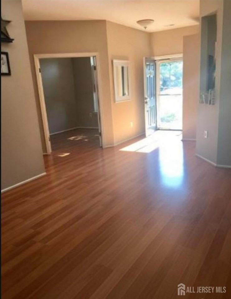 3081 Cypress Ct - Photo 2 of 10