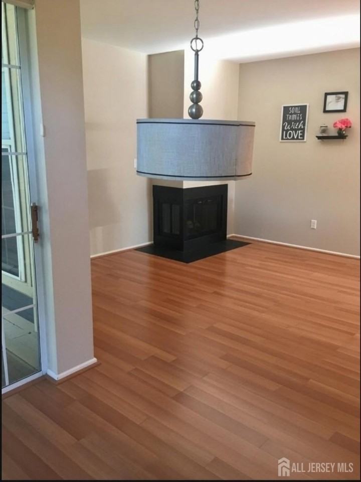3081 Cypress Ct - Photo 3 of 10