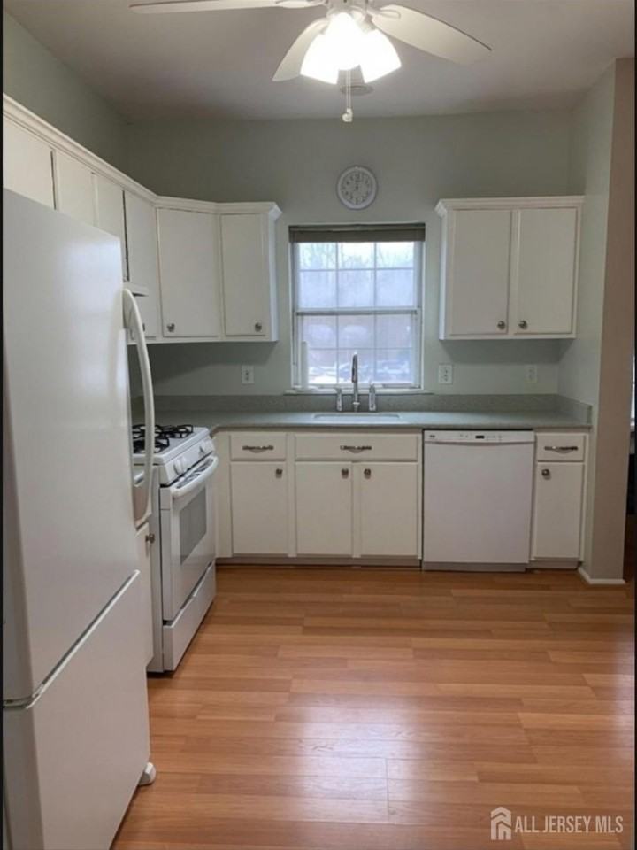 3081 Cypress Ct - Photo 6 of 10