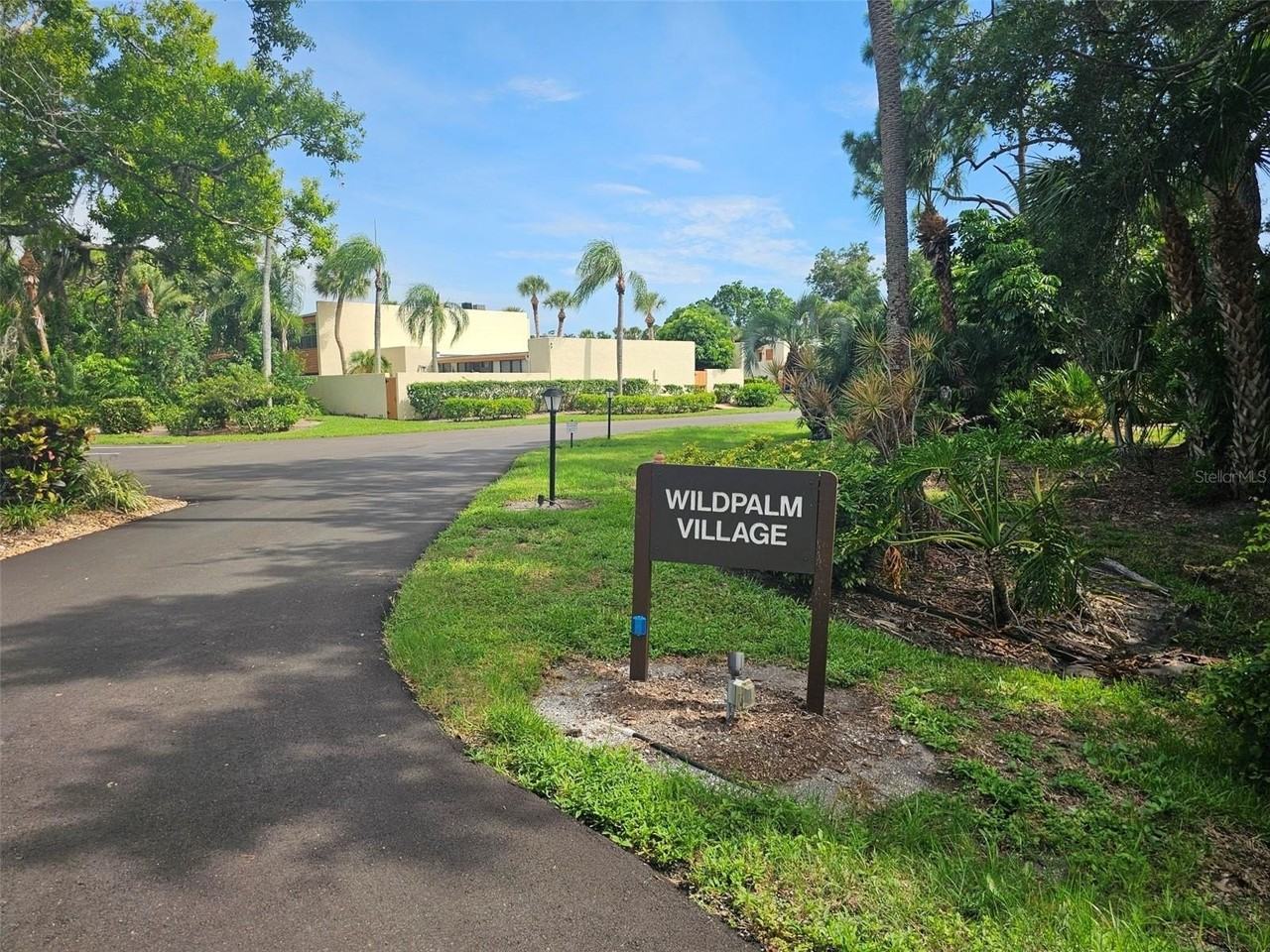 153 Wild Palm Dr #1610 - Photo 3 of 39
