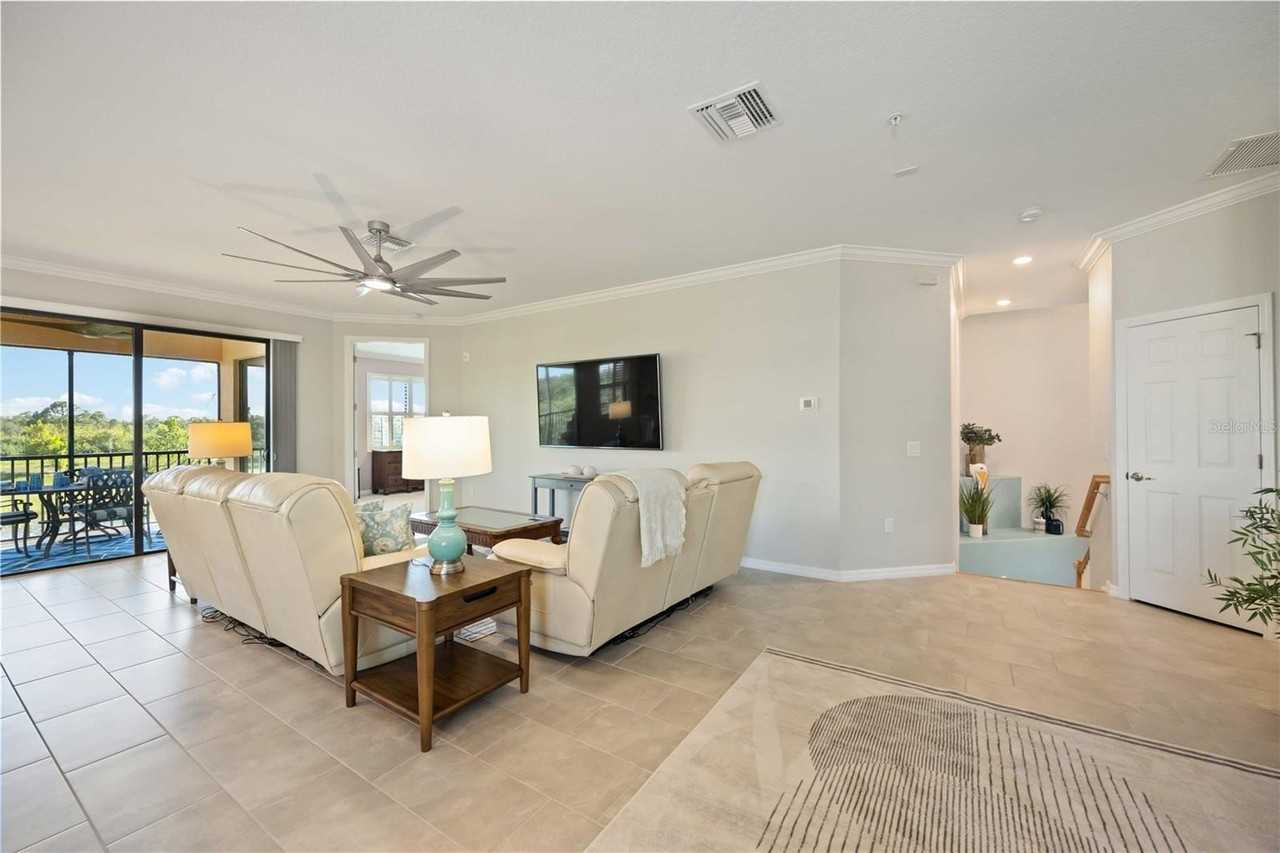 10817 Tarflower Dr #201 - Photo 6 of 50