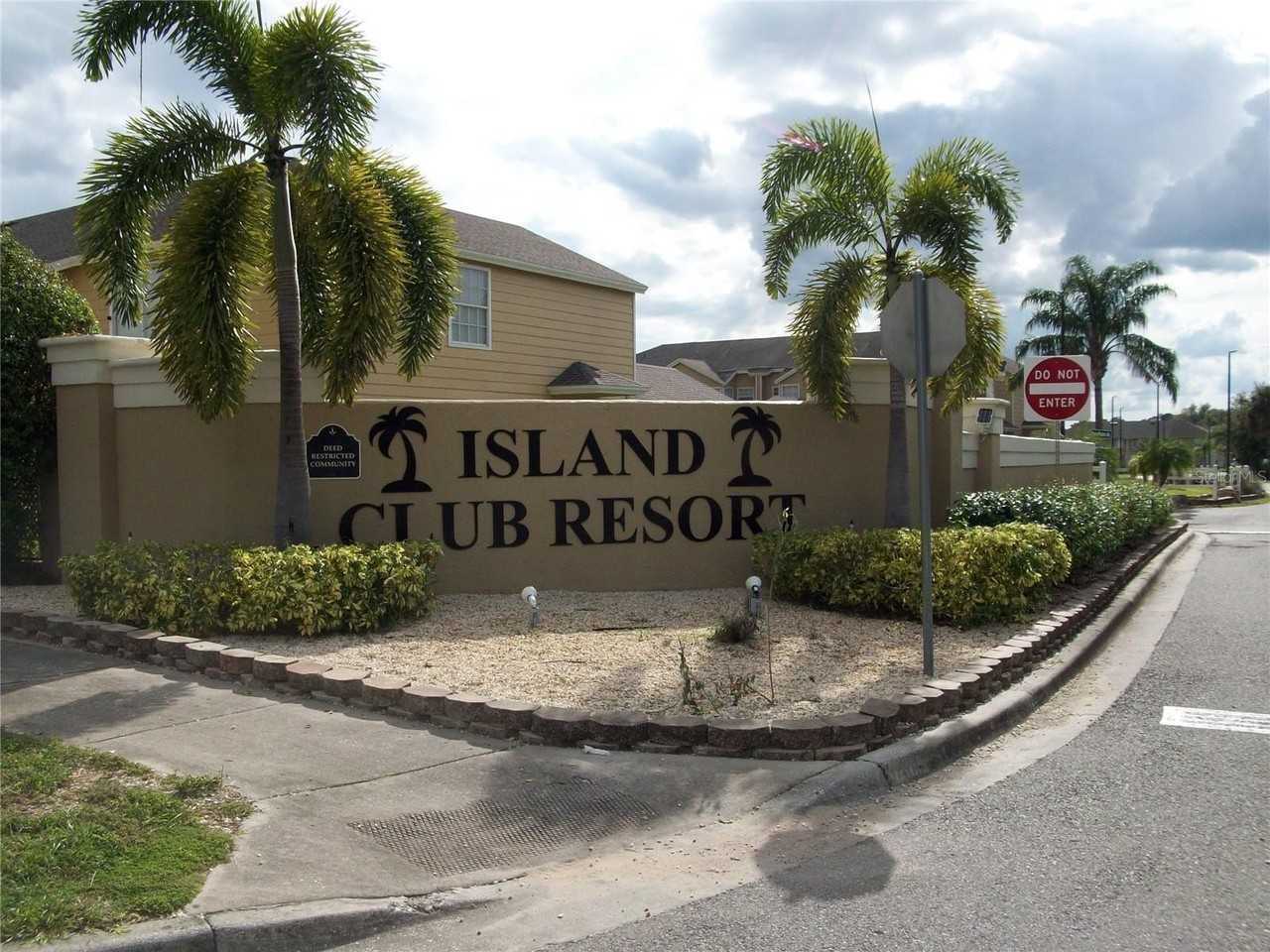 511 Coconut Palm Way - Photo 2 of 22