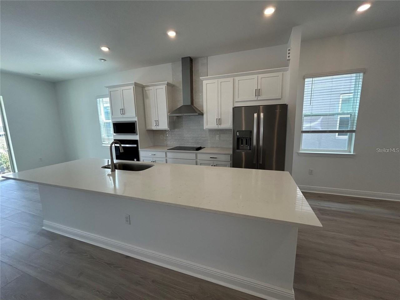 16902 Hamlin Oasis Loop - Photo 3 of 21