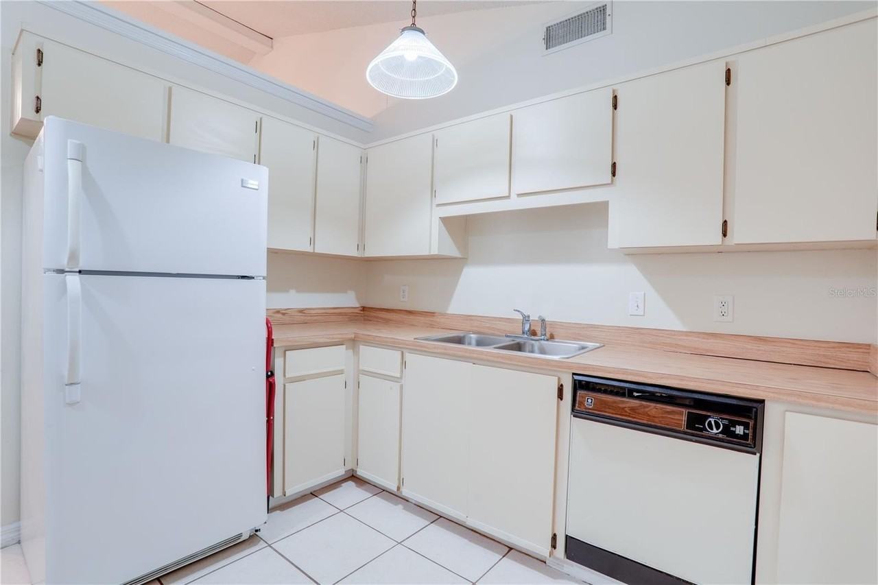 407 Douglas Way #66 - Photo 6 of 15