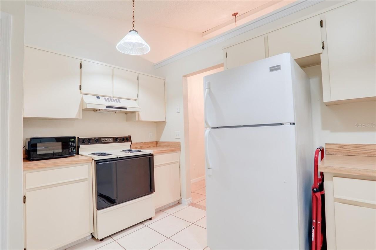 407 Douglas Way #66 - Photo 7 of 15