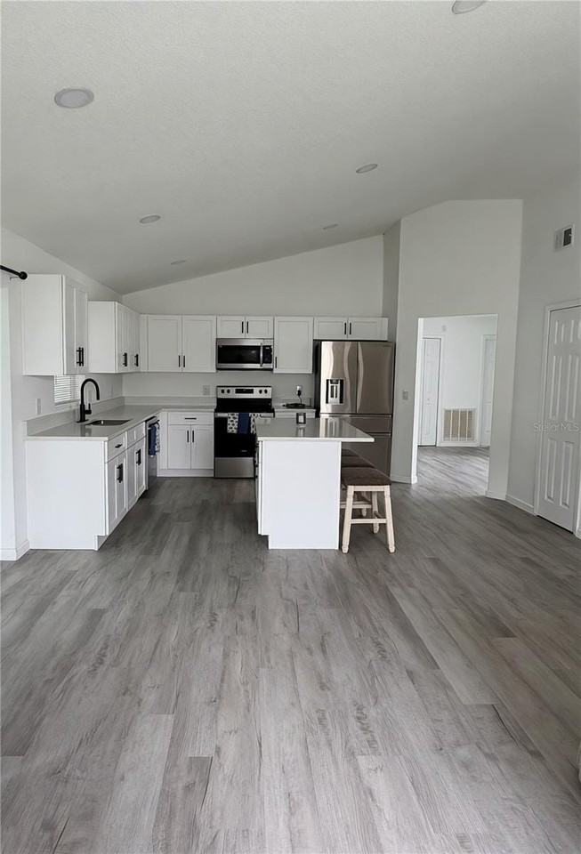 303 Silk Oak Dr - Photo 2 of 6