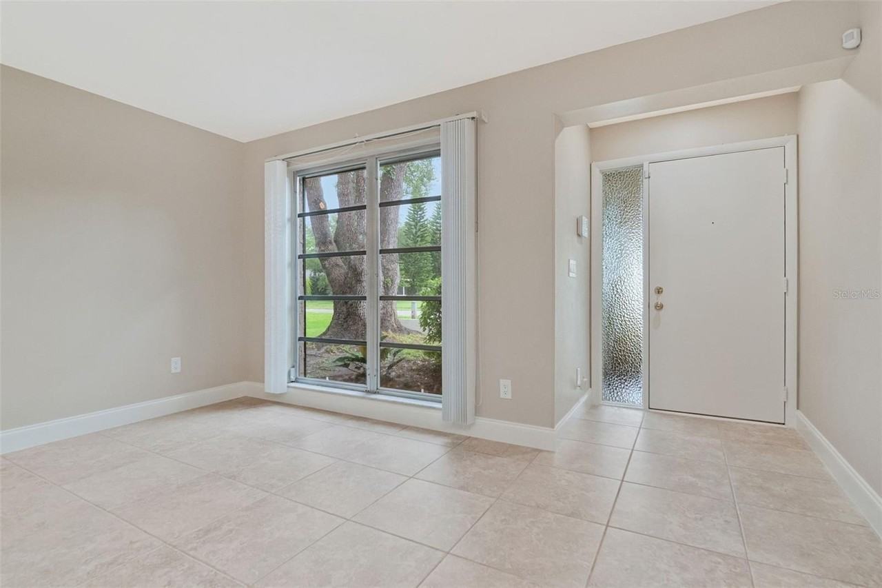 2958 Dundee Dr - Photo 2 of 50