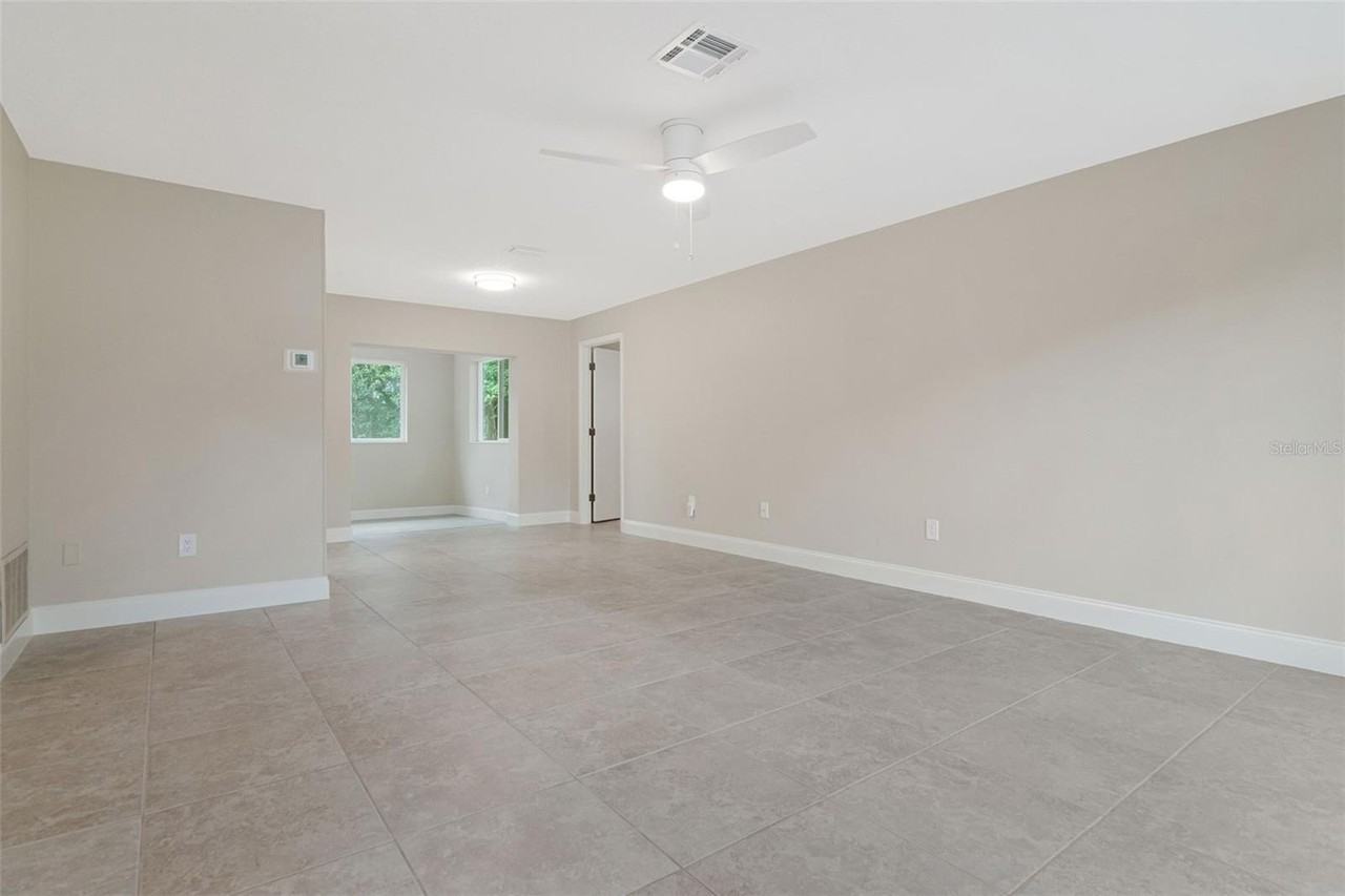 2958 Dundee Dr - Photo 3 of 50