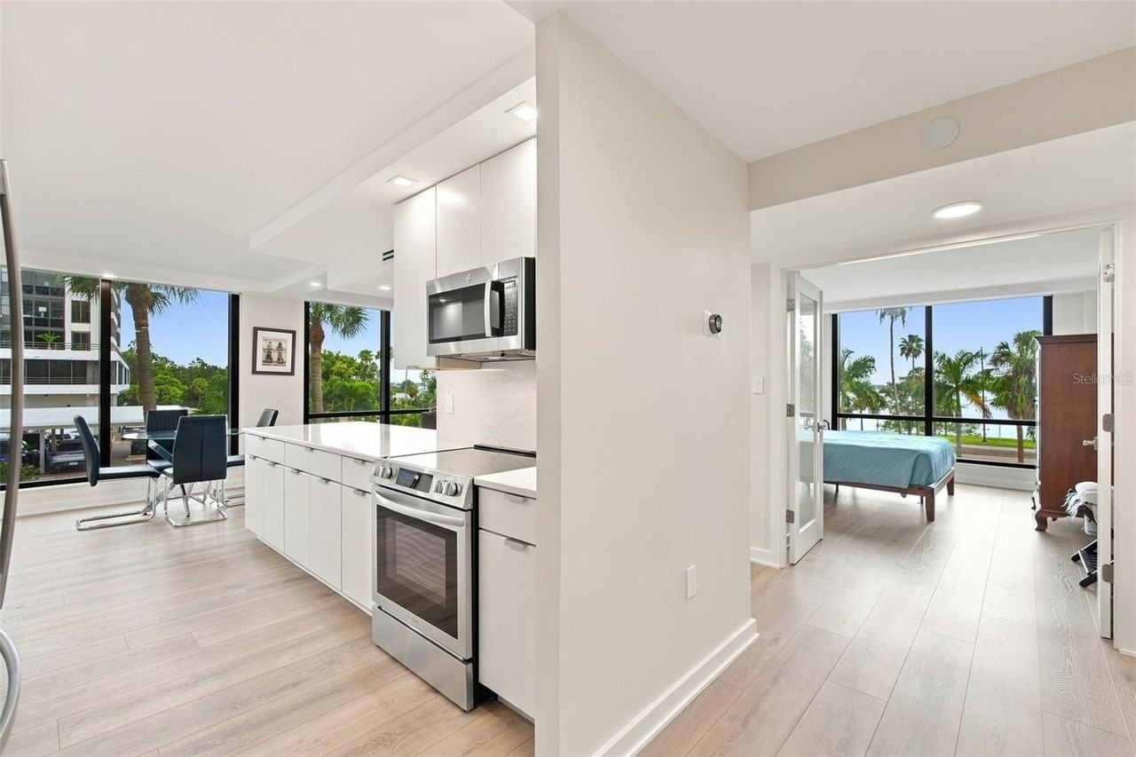 707 S Gulfstream Ave #207 - Photo 6 of 50