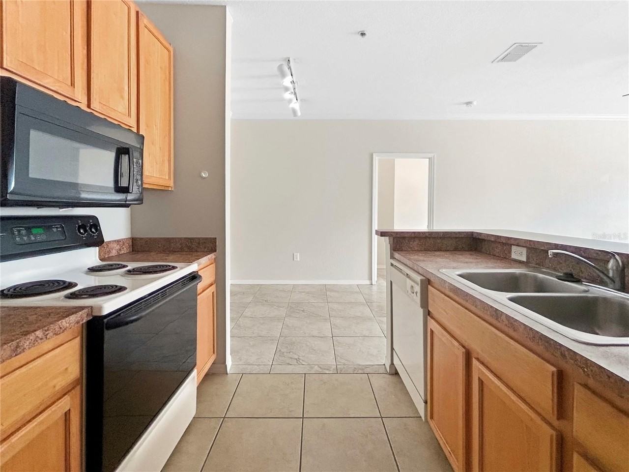 10205 Courtney Palms Blvd #101 - Photo 3 of 30