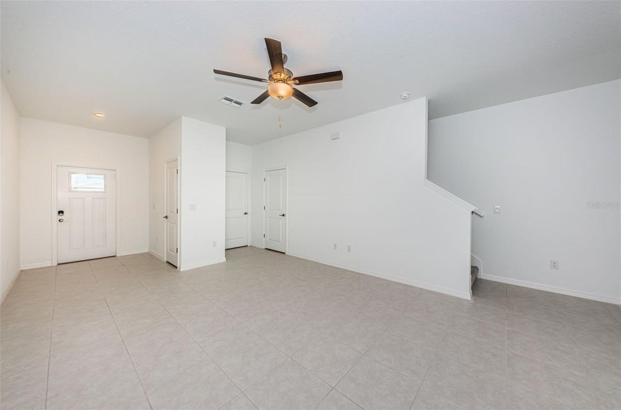 8327 Crescent Oaks Dr - Photo 7 of 50