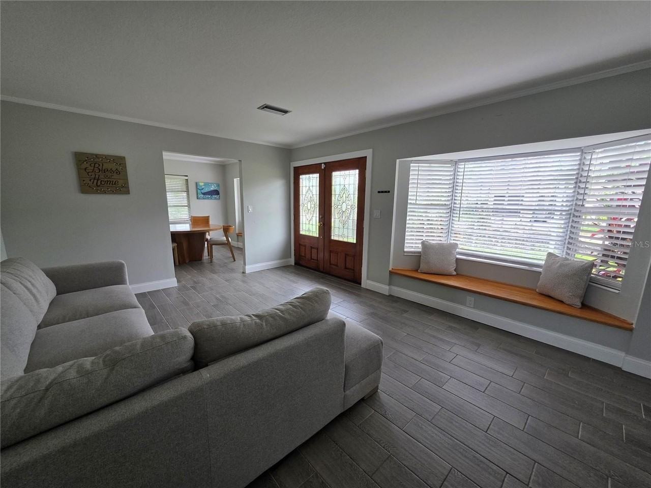8706 Elmwood Ln - Photo 4 of 27