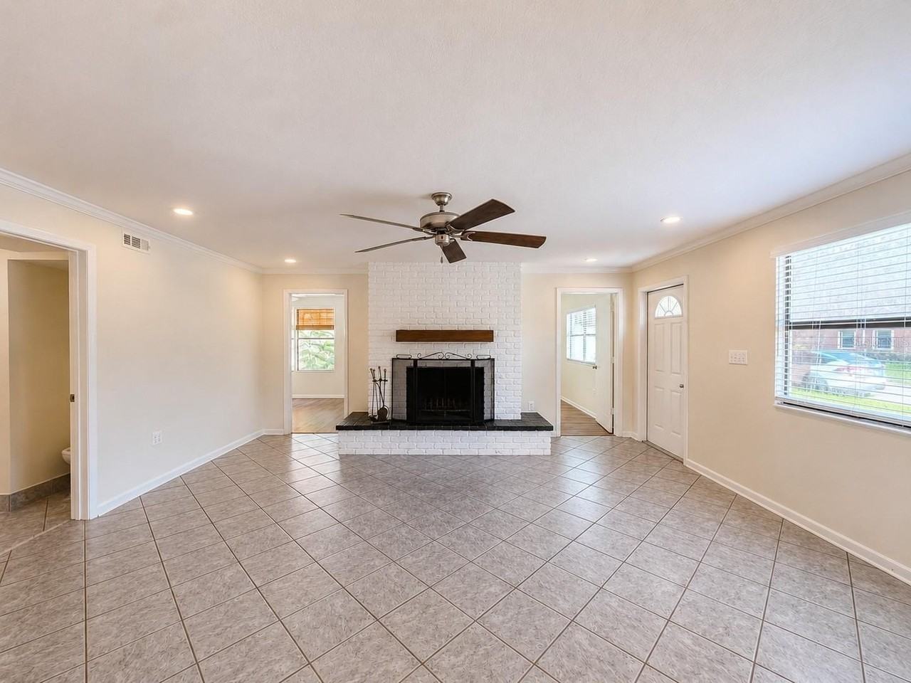 7301 N Dartmouth Ave - Photo 3 of 18