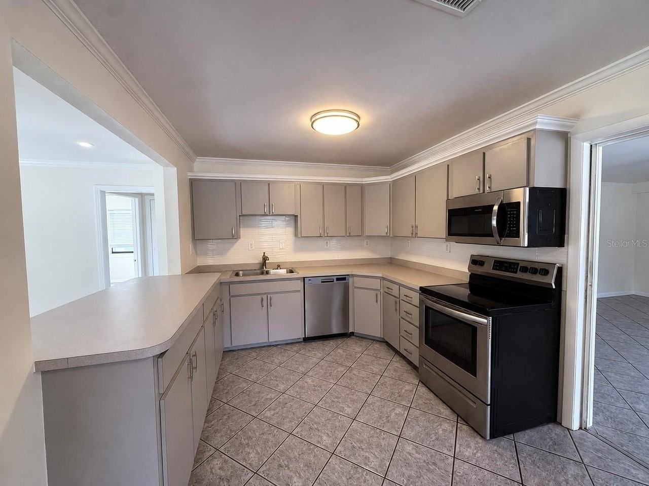 7301 N Dartmouth Ave - Photo 6 of 18