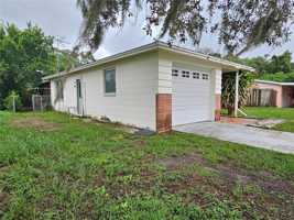 featured image of 1702 Aqua Ln