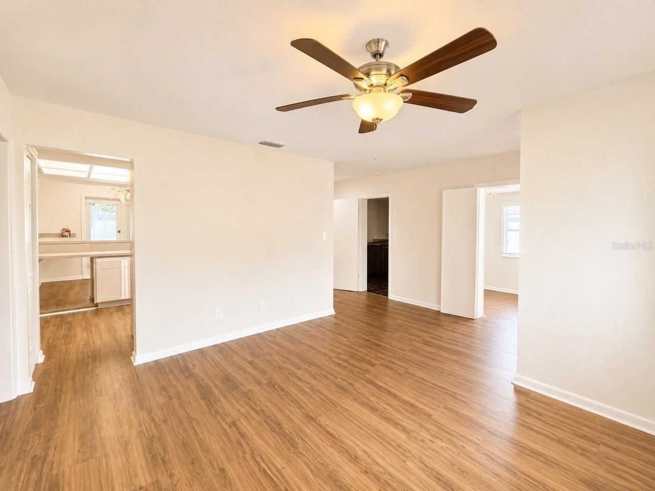 1915 W Orient St - Photo 5 of 23