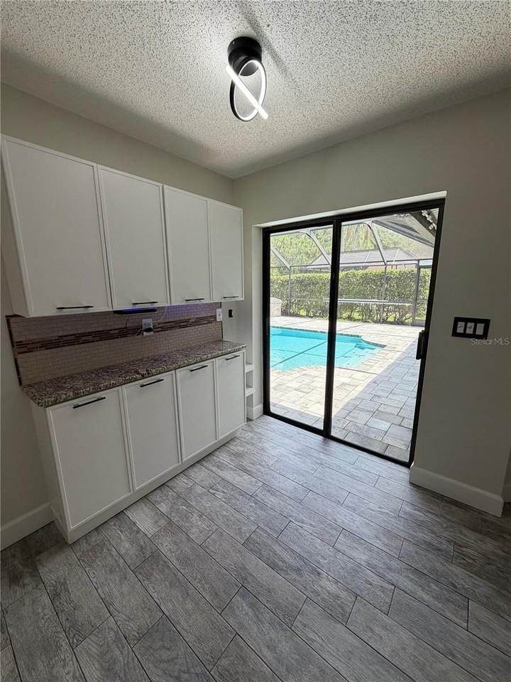 3221 Oakwood Pl - Photo 7 of 24