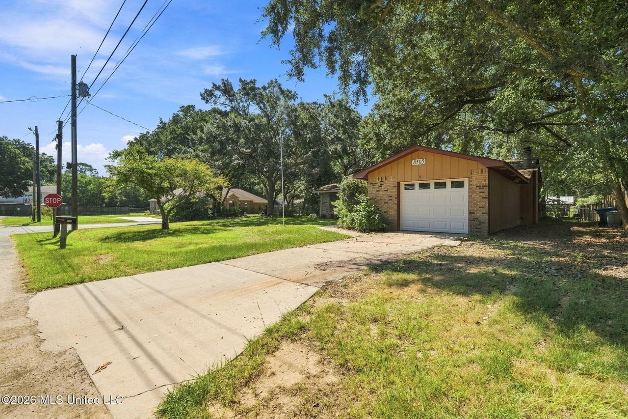 8505 Mermaid Ave - Photo 2 of 25