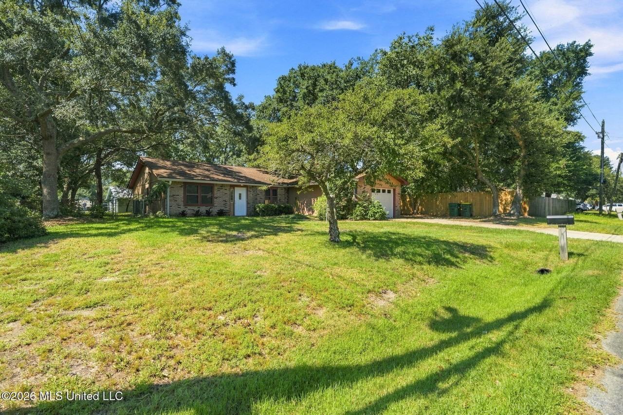8505 Mermaid Ave - Photo 3 of 25