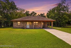 featured image of 815 Amar St