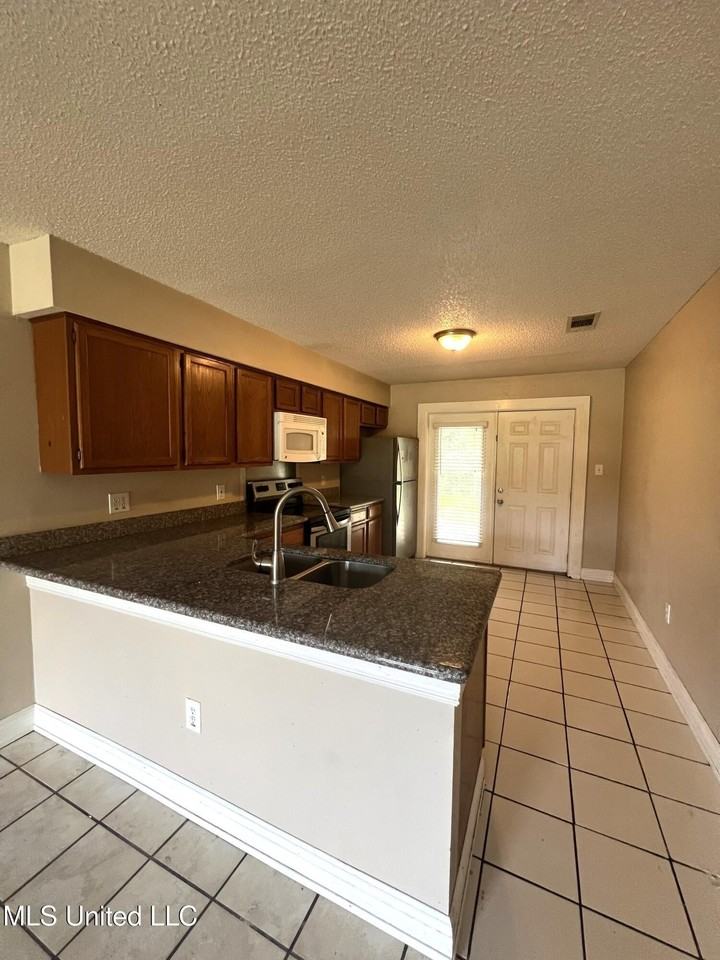 3401 54th Ave - Photo 3 of 8