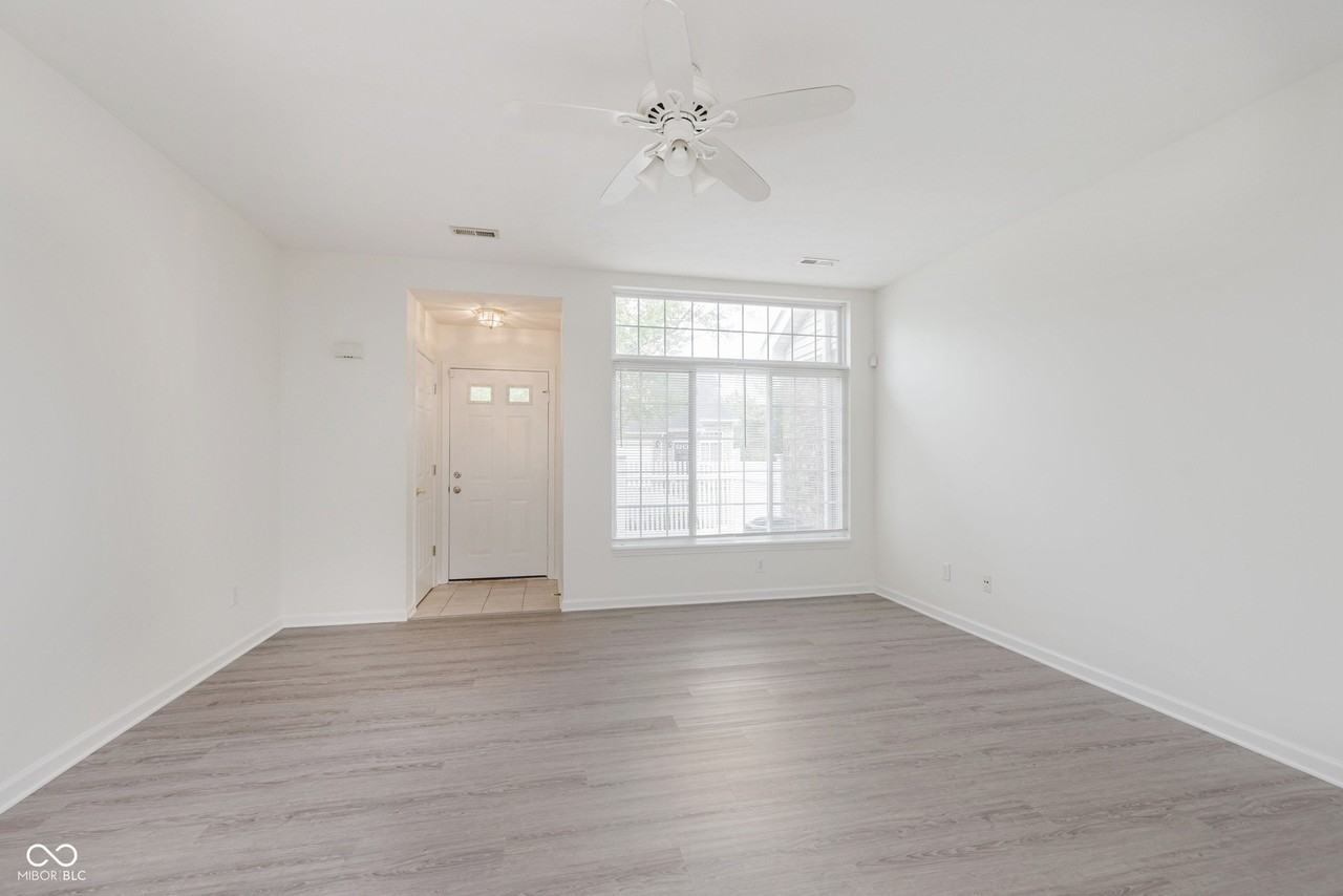 8422 Enclave Blvd - Photo 5 of 24