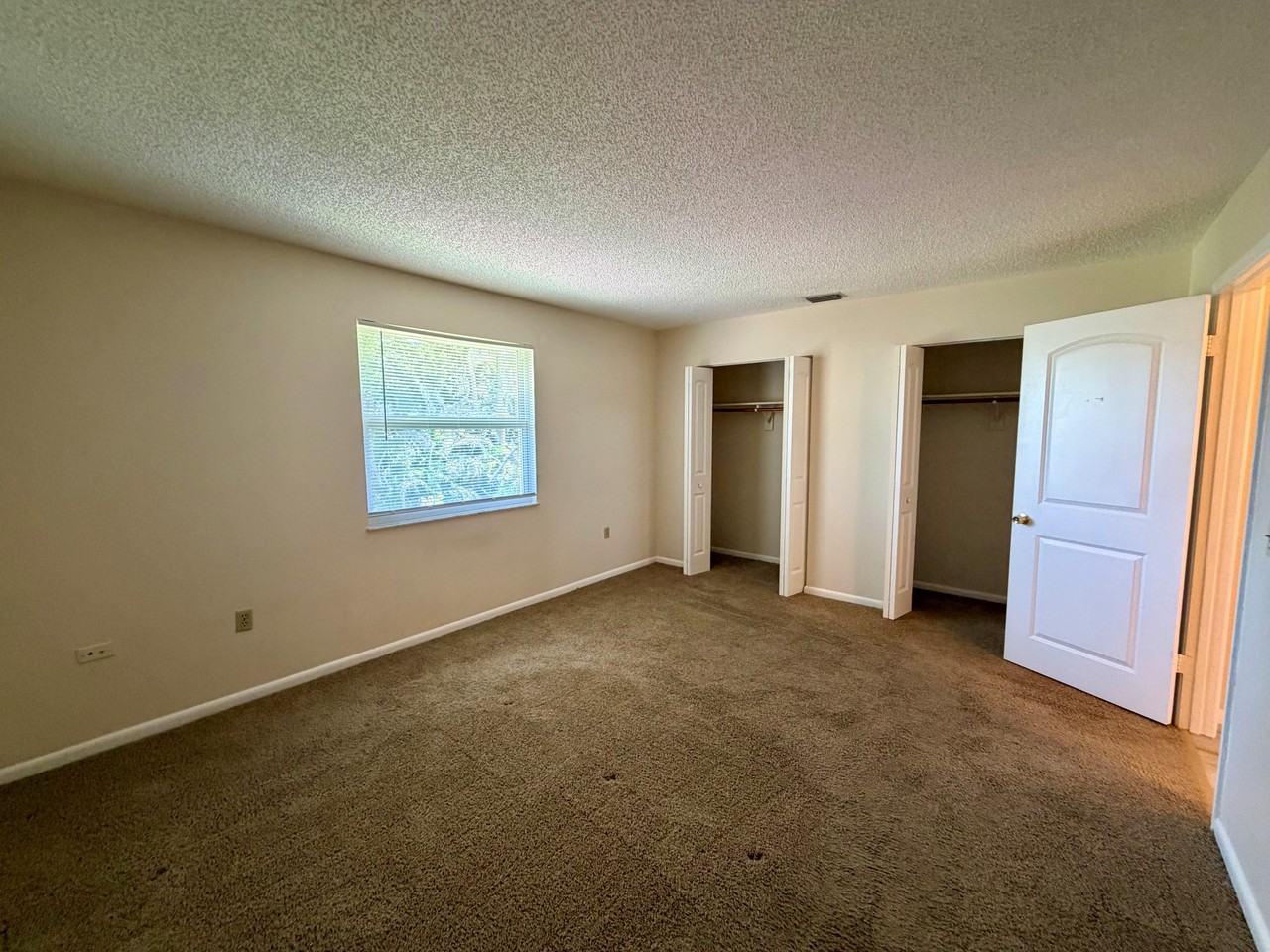 603 Sw 35th St #603APT9 - Photo 4 of 25