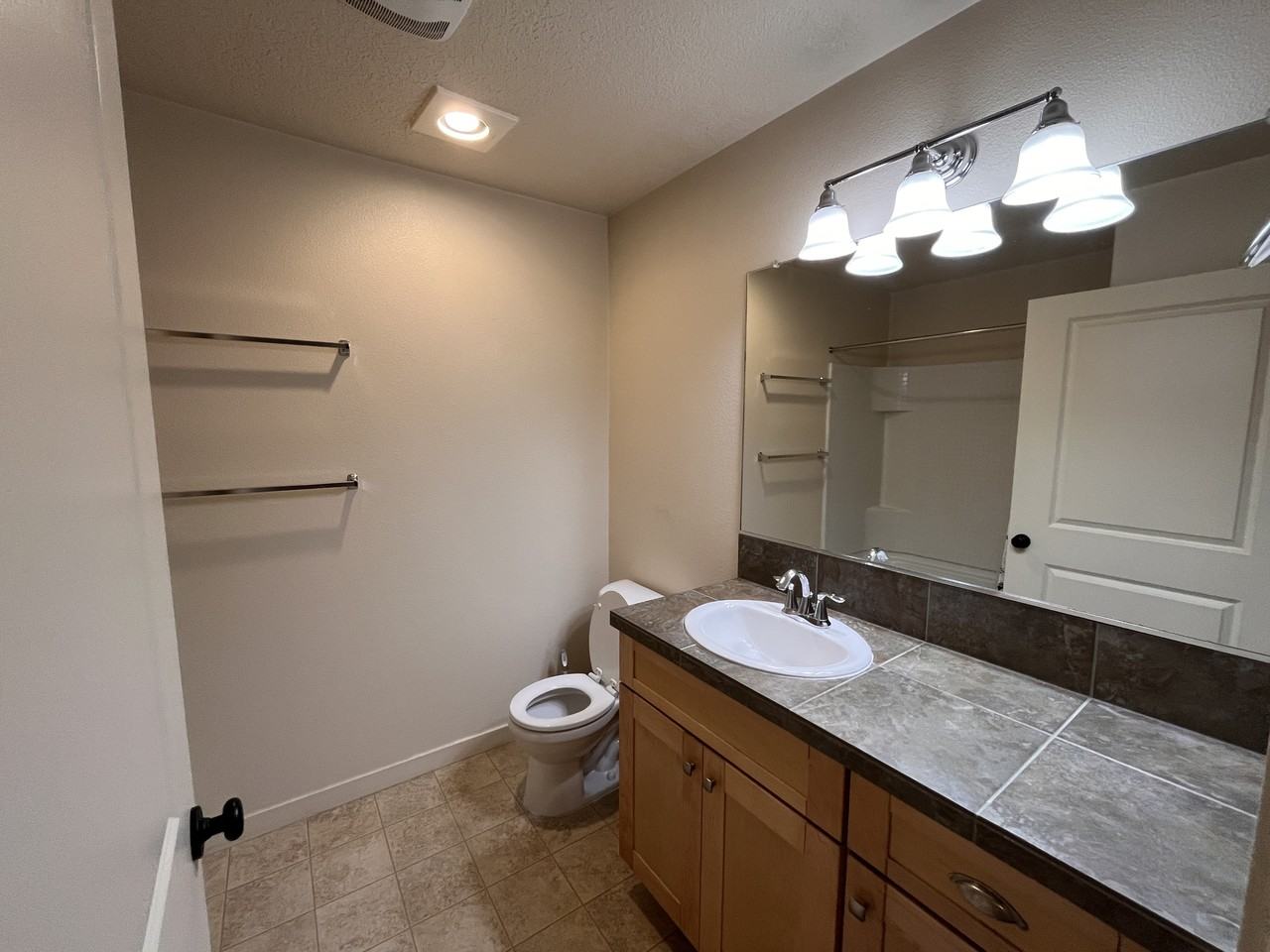 7907 Ne Rockne Way #1 - Photo 6 of 20
