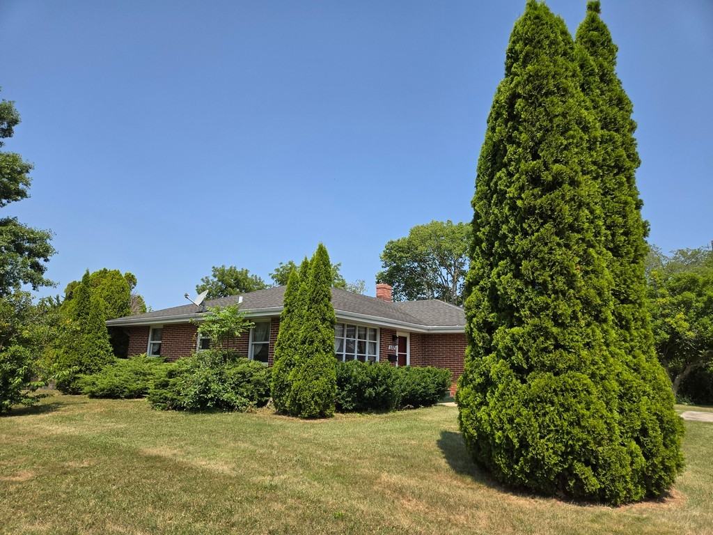 592 Donna Dr #592 - Photo 4 of 21