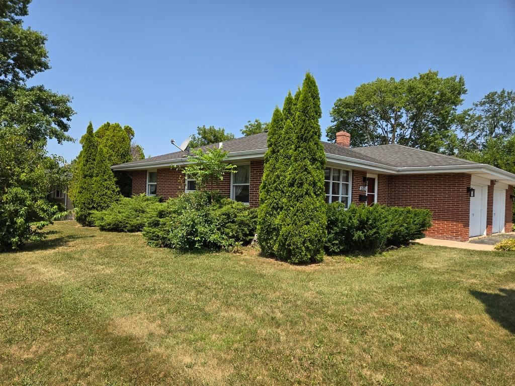 592 Donna Dr #592 - Photo 5 of 21