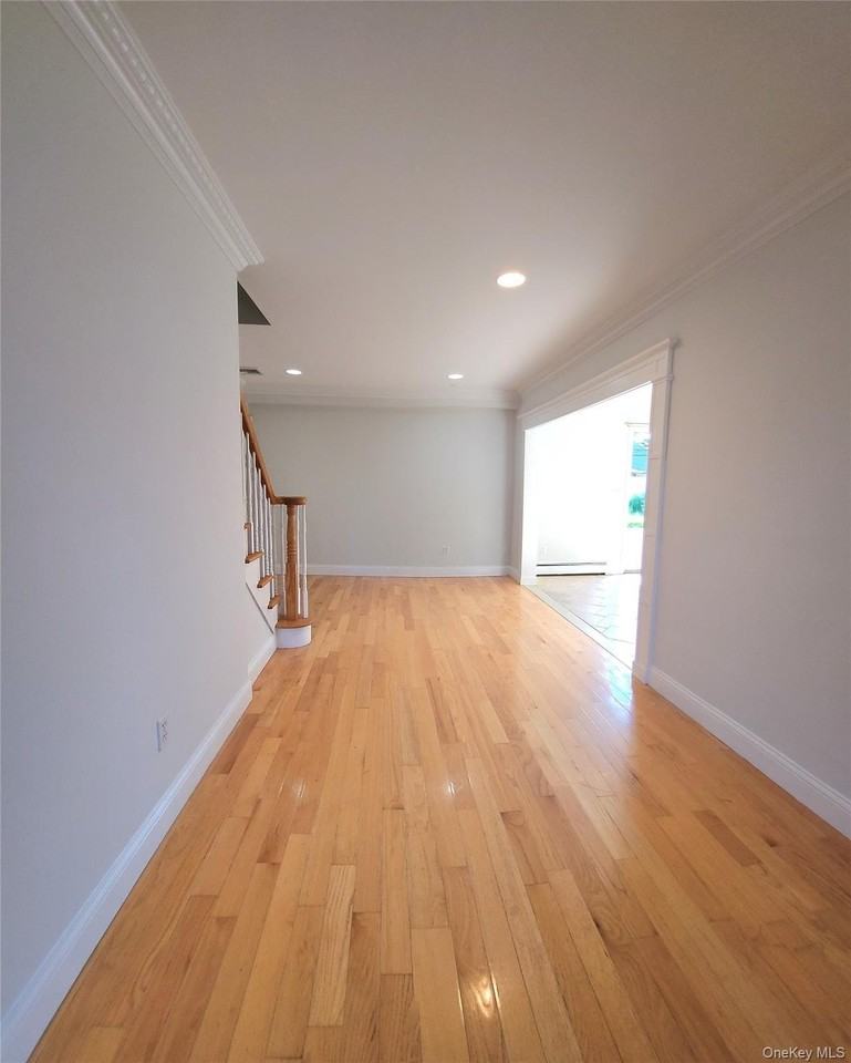 34 Arch Ln - Photo 5 of 24