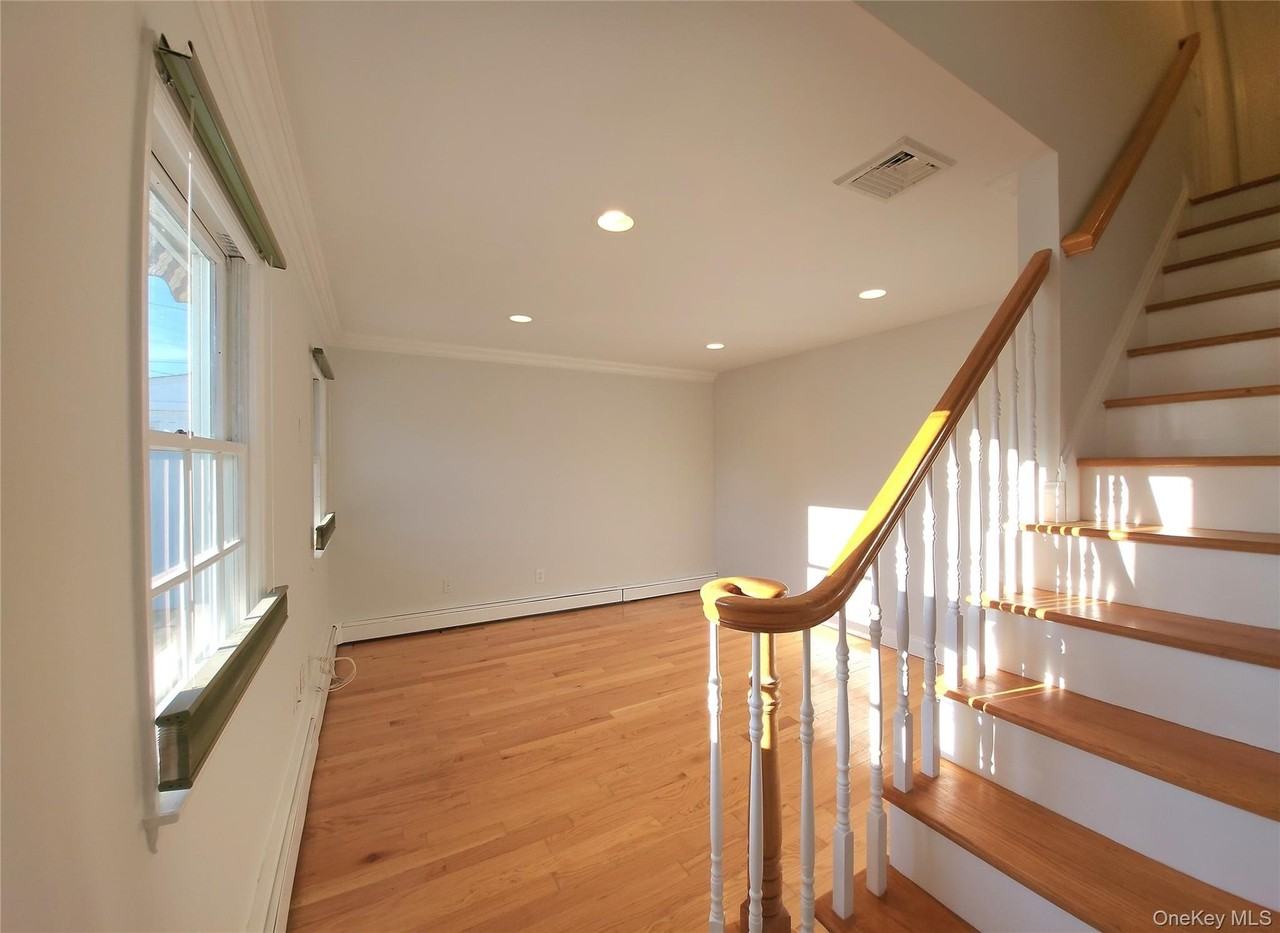 34 Arch Ln - Photo 6 of 24