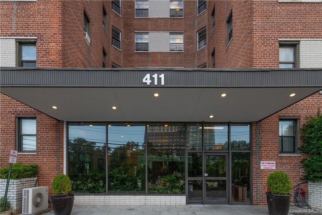 411 Bronx River Rd #9A
