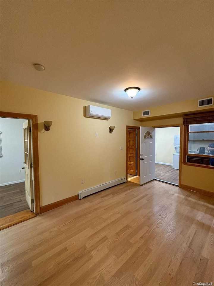 720 Fairview Ave - Photo 4 of 8