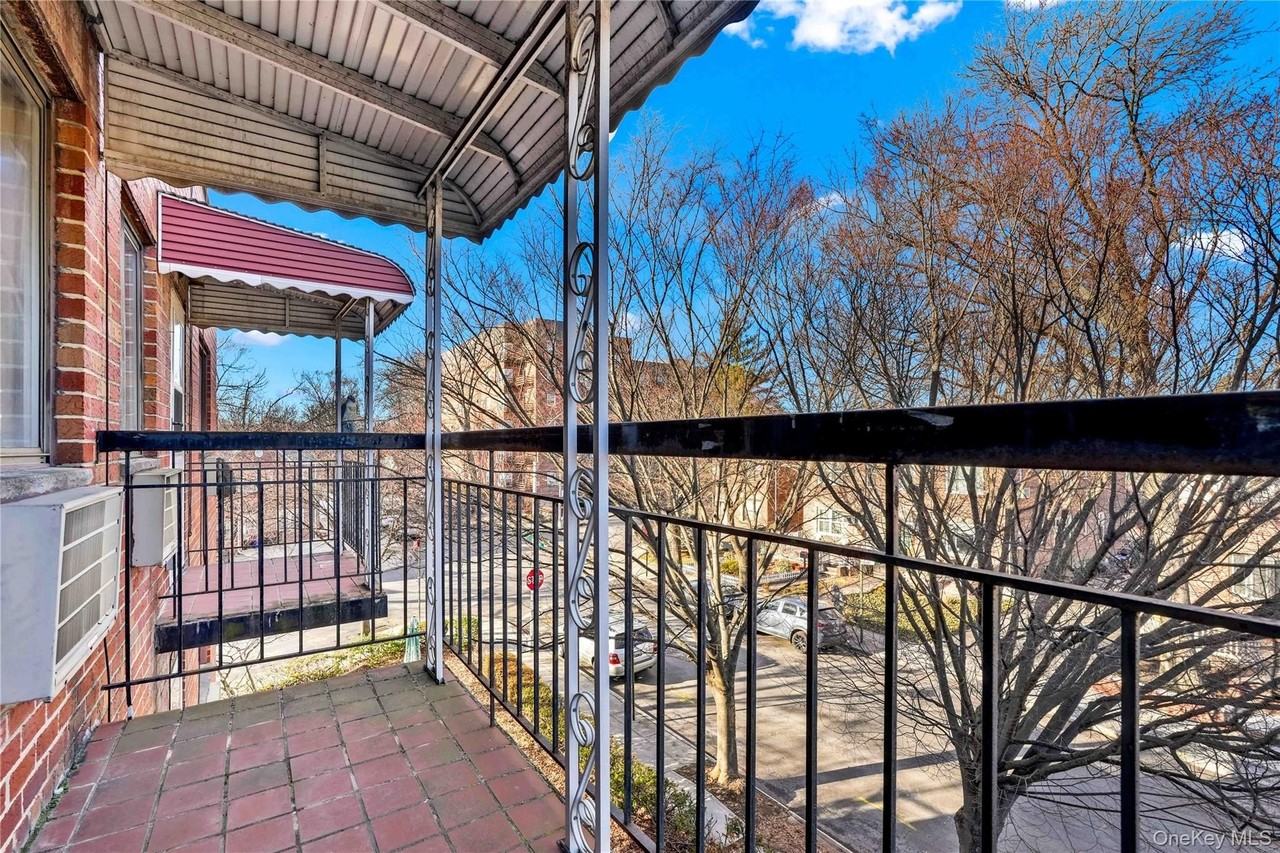 6707 Selfridge St #3rdFL - Photo 6 of 32