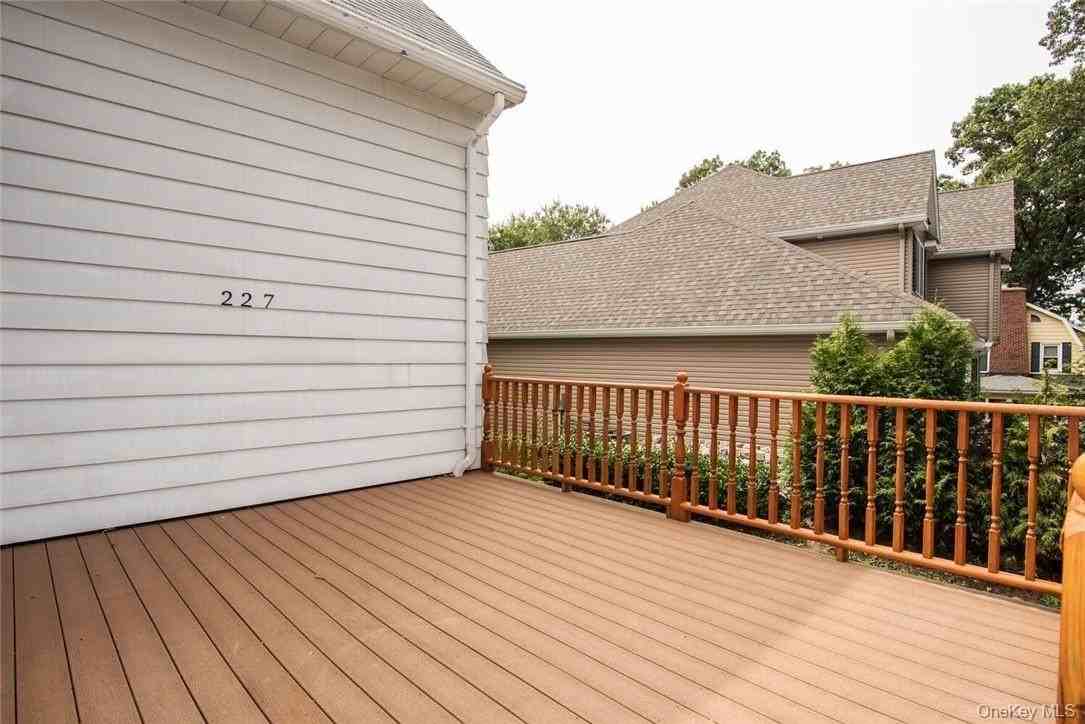 227 N Main St - Photo 4 of 25