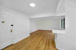 featured image of 3840 Greystone Ave #3I