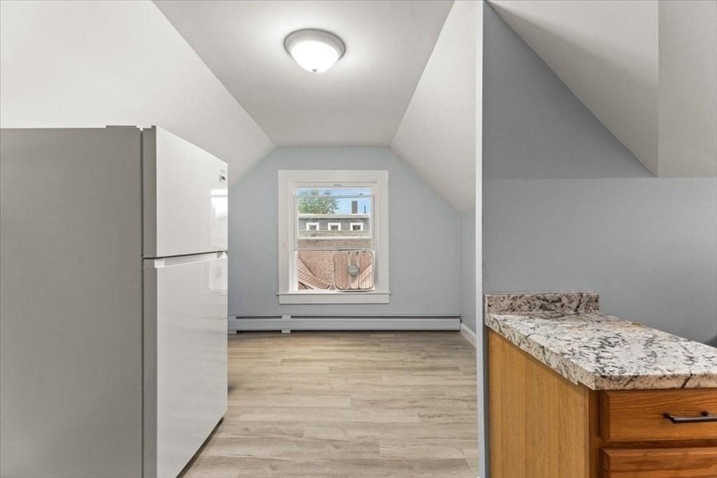 60 Calmar St #3 - Photo 4 of 12