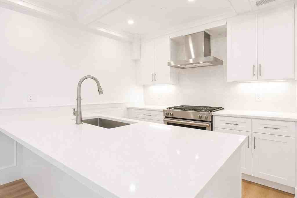 261 Washington St #3 - Photo 2 of 14