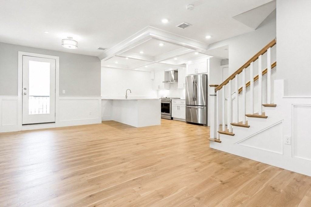 261 Washington St #3 - Photo 4 of 14
